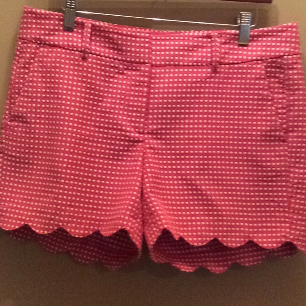 Ann Taylor scallop hem shorts